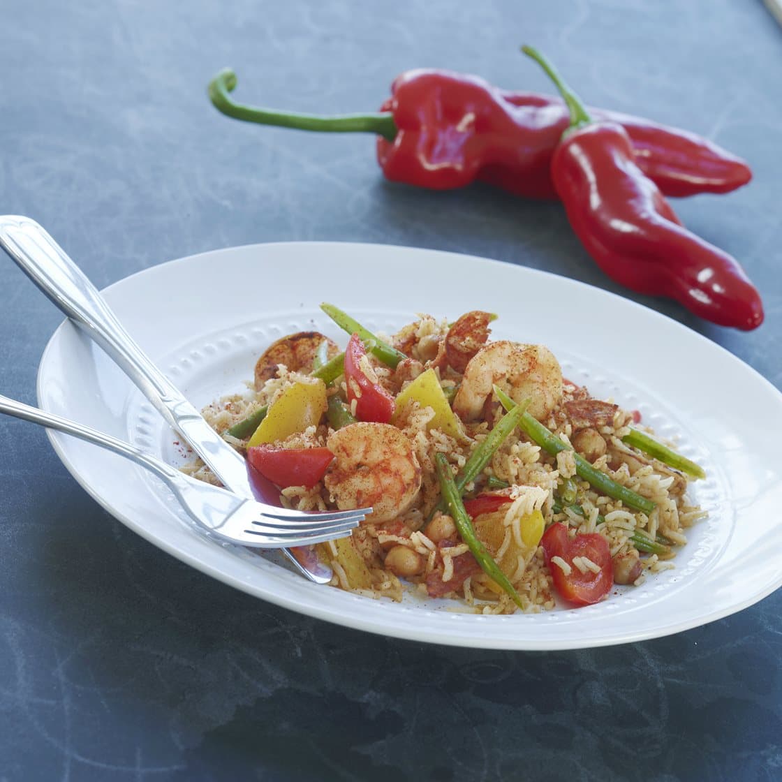 Paella med tigerrejer og chorizo