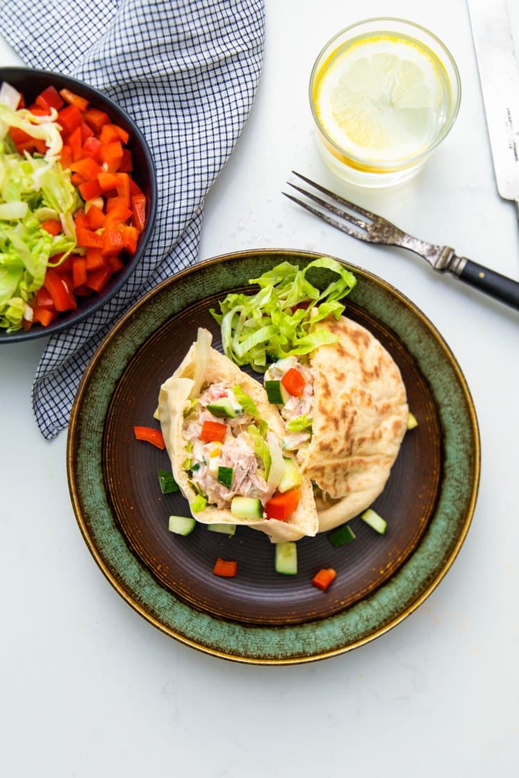 Somun-pita med tunsalat